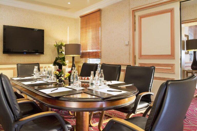 marriott-champs-elysees-1lieu1salle-hotel-restaurant-salle-reunion.jpg