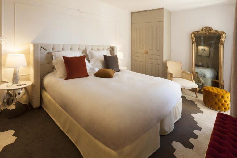 mas-des-herbes-blanches-1lieu1salle-chmb3.jpg