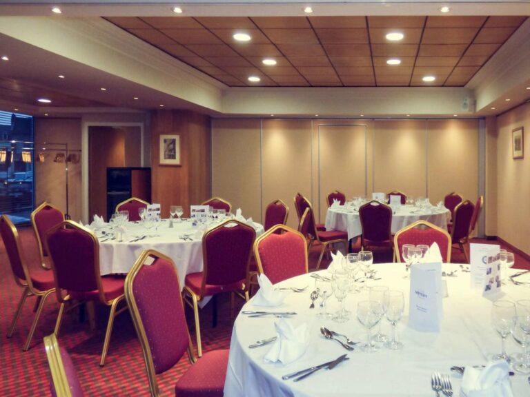 mercure-abbeville-centre-porte-de-la-baie-de-somme-1lieu1salle-hotel-restaurant-congres-conference.jpg