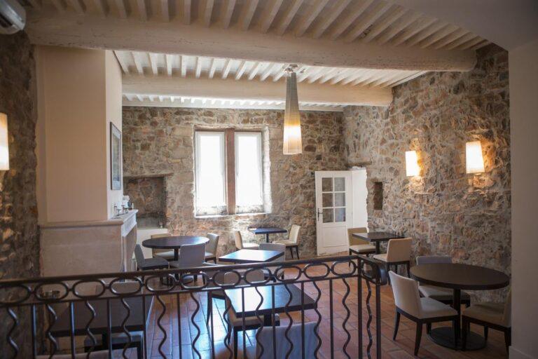 mercure-aix-en-provence-sainte-victoire-1lieu1salle-hooel-restaurant-seminaire-booking.jpg