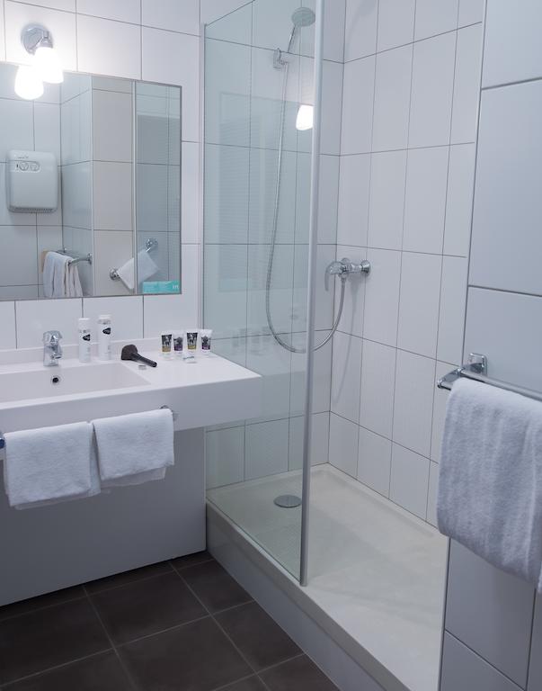 mercure-bords-de-loire-saumur-1lieu1salle-hotel-restaurant-salle-de-bain.jpg