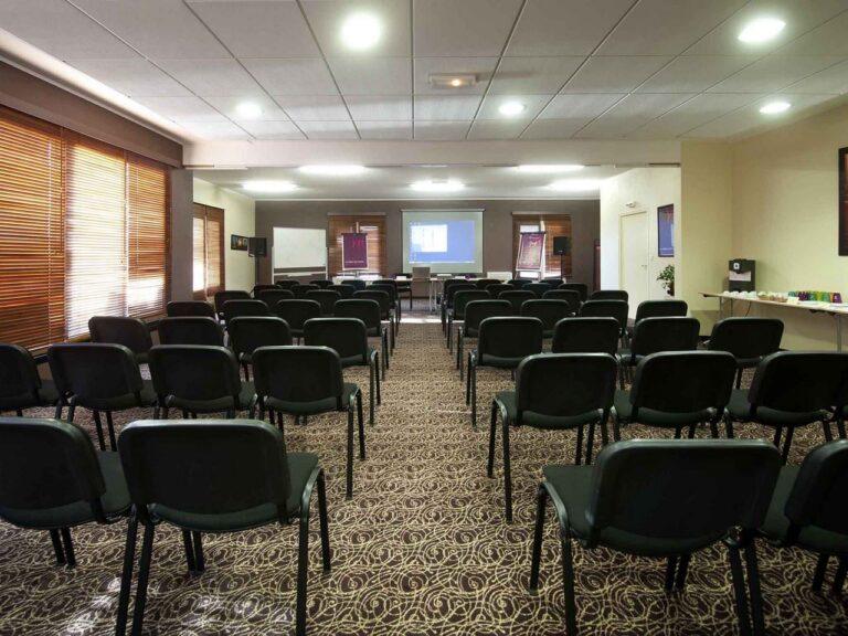 mercure-bords-de-loire-saumur-1lieu1salle-hotel-restaurant-seminaire.jpg