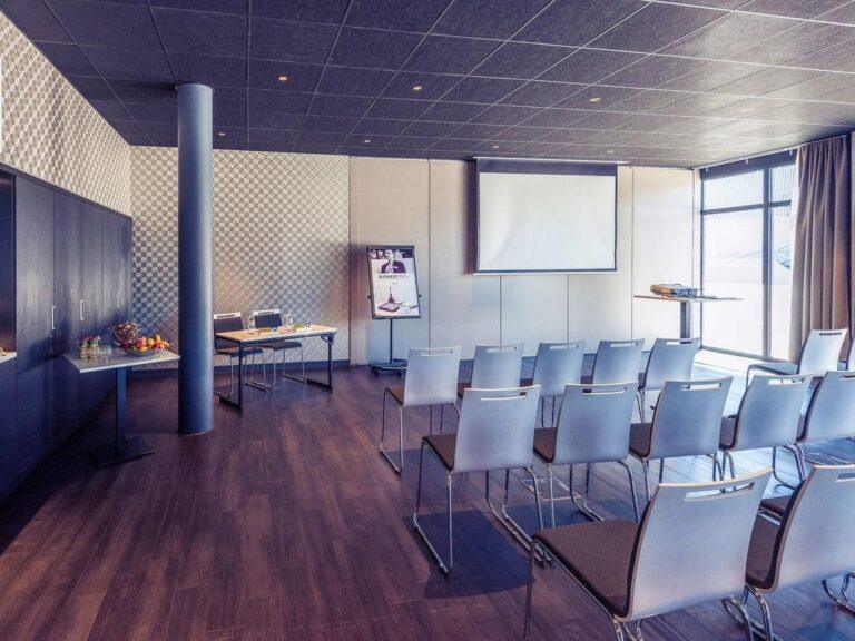 mercure-cherbourg-centre-port-1lieu1salle-hotel-restaurantsalle-de-reunion.jpg