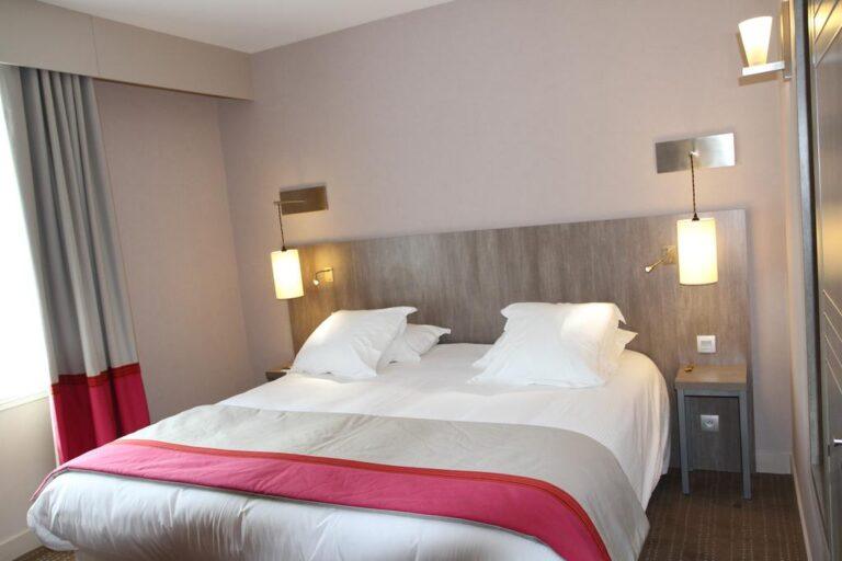 mercure-dinan-port-le-jerzual-1lieu1salle-chambre.jpg