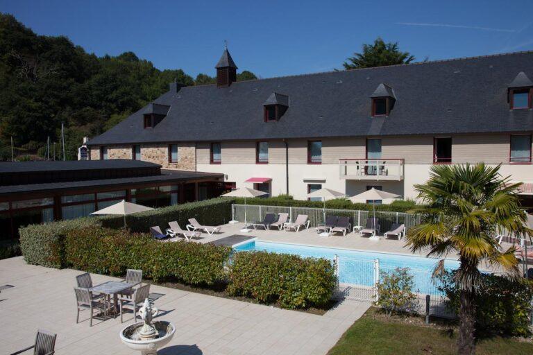 mercure-dinan-port-le-jerzual-1lieu1salle-piscine.jpg