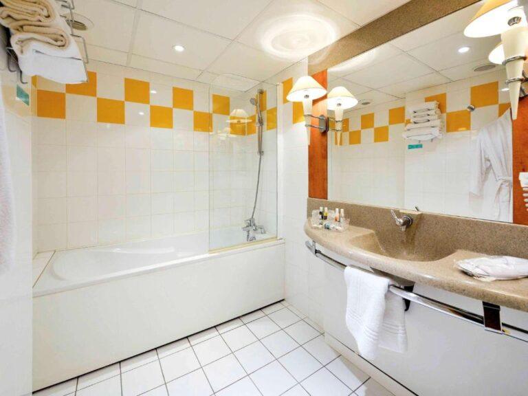 mercure-epinal-centre-1lieu1salle-sdb.jpg