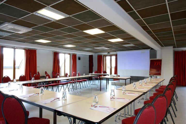 mercure-hexagone-luxeuil-les-bains-1lieu1salle-seminaire.jpg