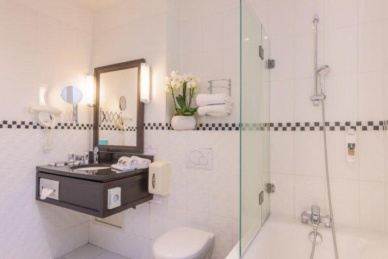 mercure-le-mans-centre-1lieu1salle-sdb.jpg