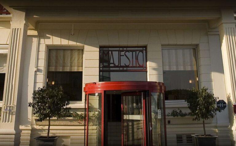 mercure-majestic-1lieu1salle-hotel-restaurant-congres-exterieur.jpg