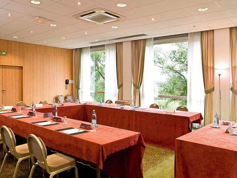 mercure-nevers-pont-de-loire-1lieu1salle-congres.jpg