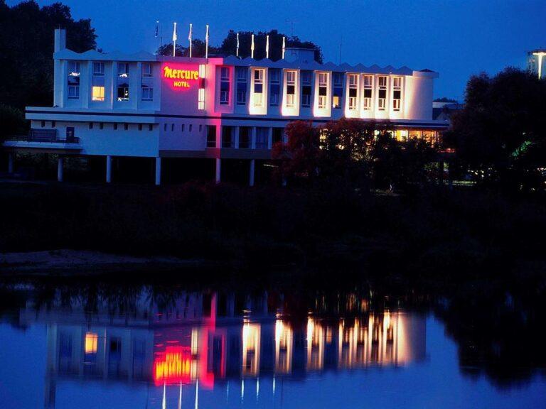 mercure-nevers-pont-de-loire-1lieu1salle-hotelnuit.jpg