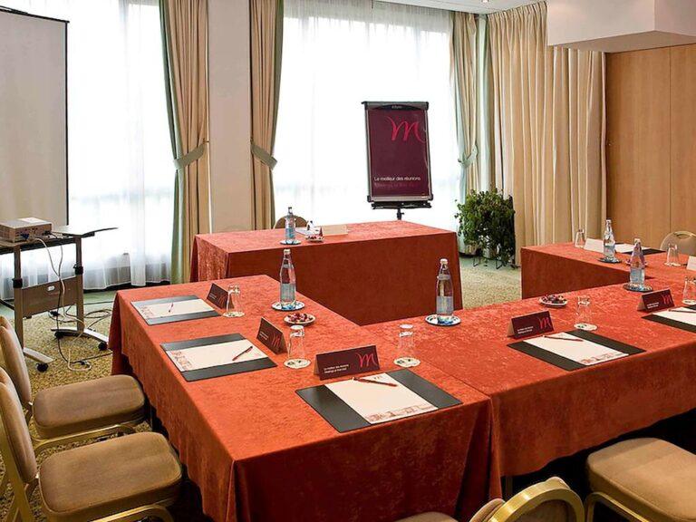 mercure-nevers-pont-de-loire-1lieu1salle-reunion.jpg