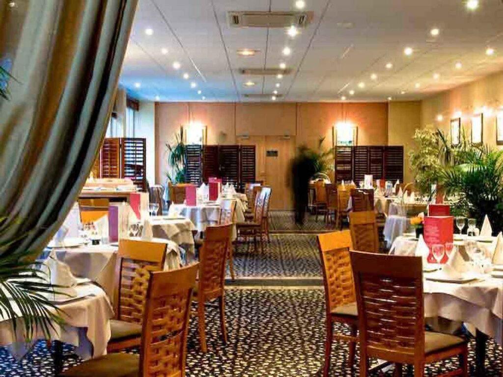 mercure-nevers-pont-de-loire-1lieu1salle-salle.jpg