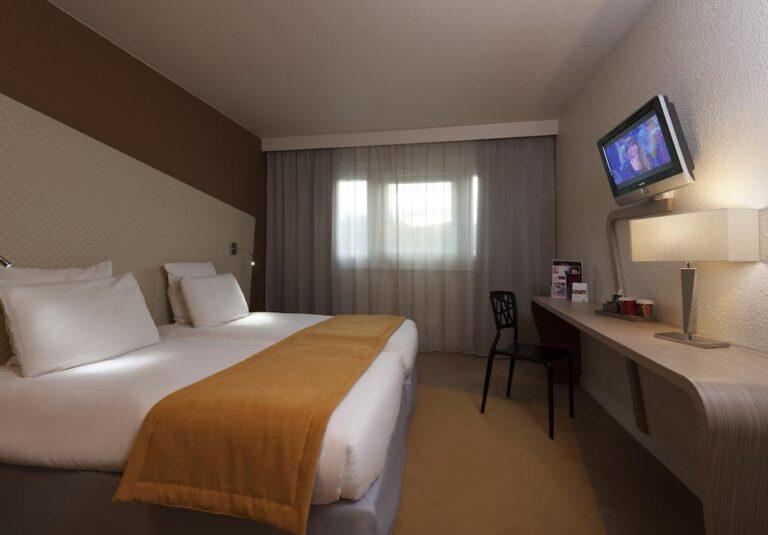 mercure-paris-le-bourget-hotel-restaurant-1lieu1salle-meeting.jpg