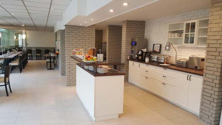 mercure-paris-le-bourget-hotel-restaurant-1lieu1salle-reception.jpg