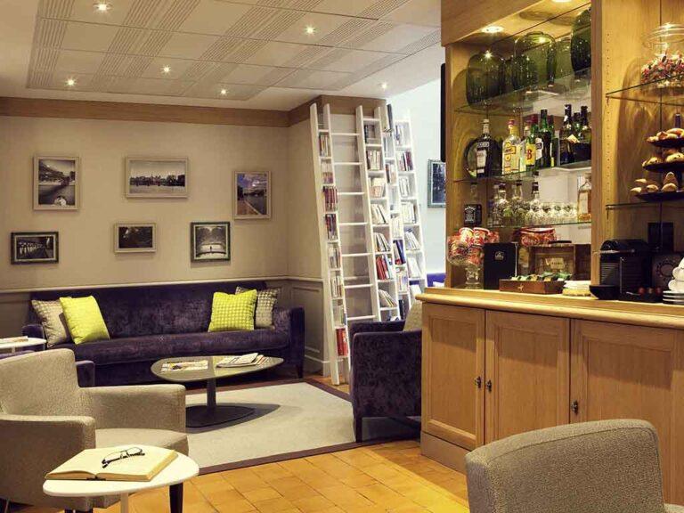 mercure-paris-notre-dame-saint-germain-des-pres-1lieu1salle-hotel-seminaire-sallon-detente.jpg