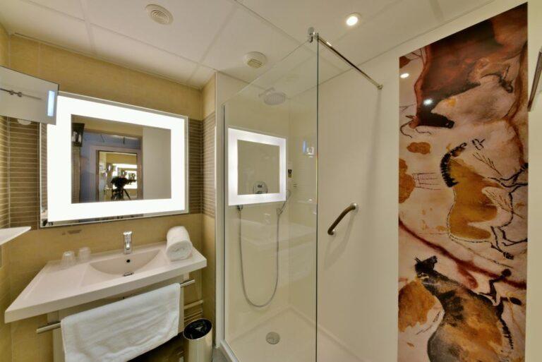 mercure-perigueux-centre-1lieu1salle-sdb.jpg