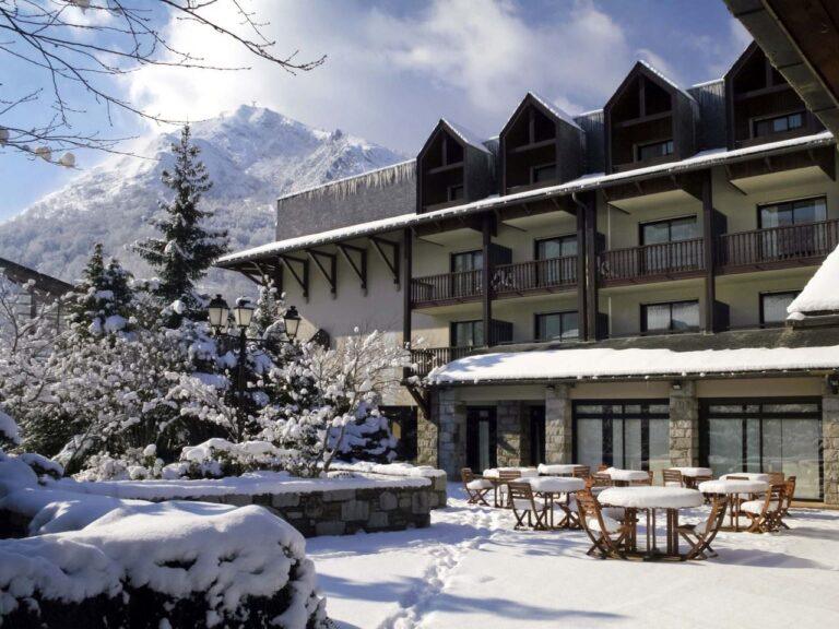 mercure-saint-lary-sensoria-1lieu1salle-restaurant-hotel-convention-facade.jpg