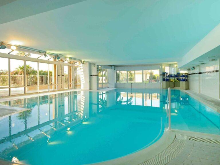 mercure-thalassa-port-frejus-1lieu1salle-hotel-restaurant-booking.jpg