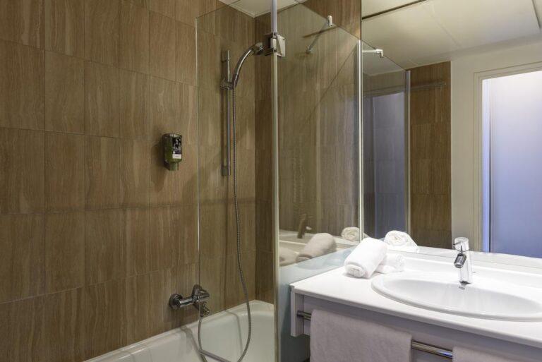mercure-thalassa-port-frejus-1lieu1salle-hotel-restaurant-congres.jpg