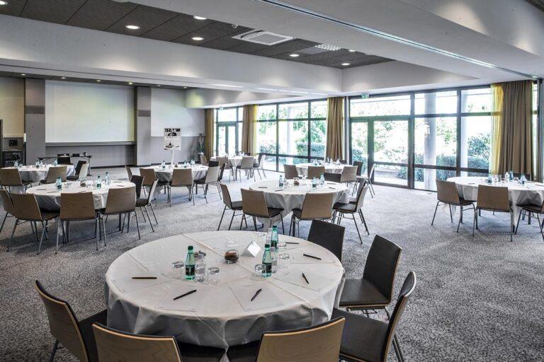 mercure-toulouse-golf-seilh-1lieu1salle-banquet.jpg