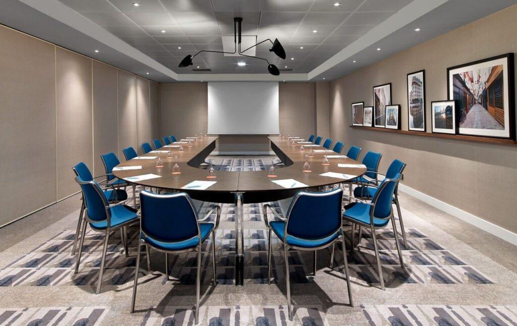 meridien-etoile-1lieu1salle.jpg