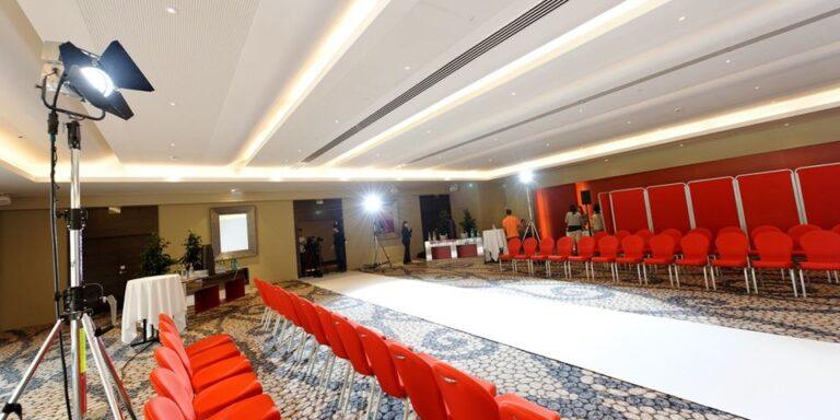 monte-carlo-bay-hotel-et-resort-monaco-1lieu1salle-restaurant-seminaire-salle-conference.jpg