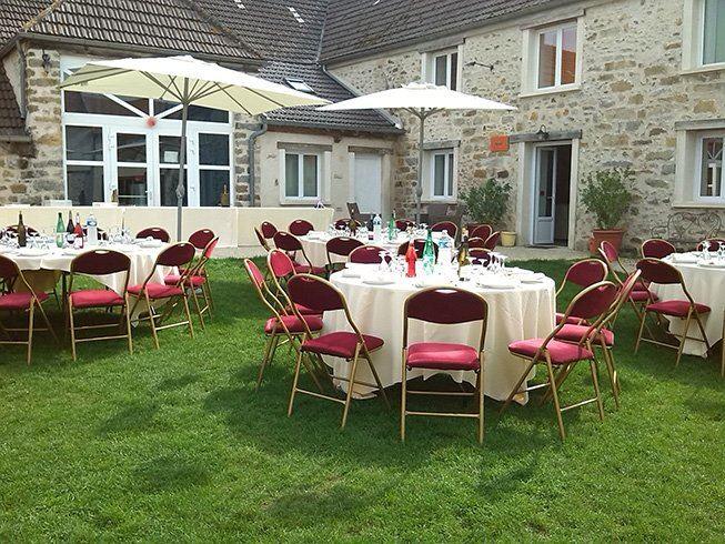 nomade-lodge-1lieu1salle-terrasse.jpg