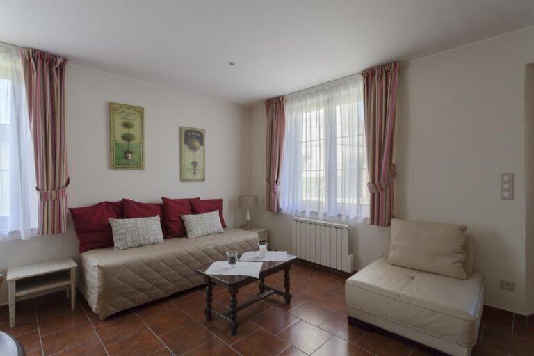 normandy-country-club-1lieu1salle-hotel-restaurant-salon.jpg