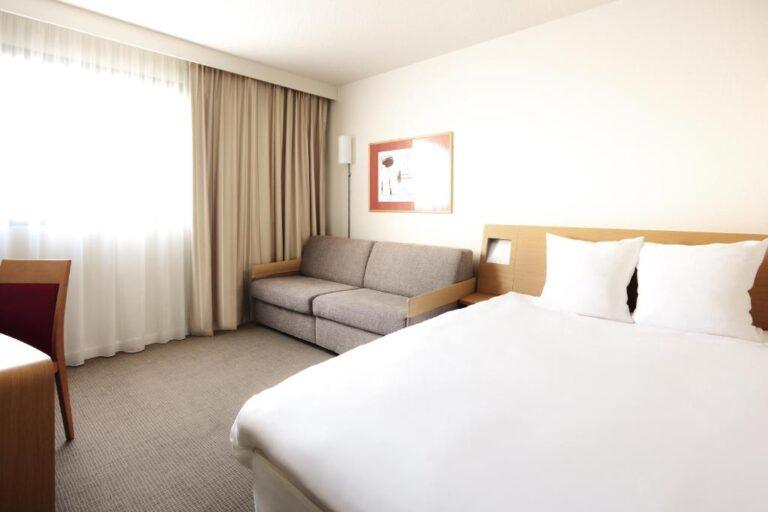 novotel-belfort-centre-atria-1lieu1salle-chambre2.jpg