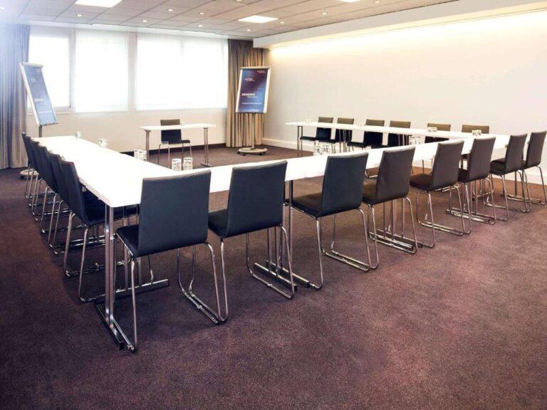 novotel-chateau-de-versailles-1lieu1salle-hotel-restaurant-salle-meeting.jpg