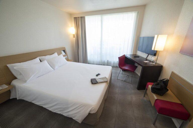 novotel-la-grande-motte-1lieu1salle-chambre.jpg