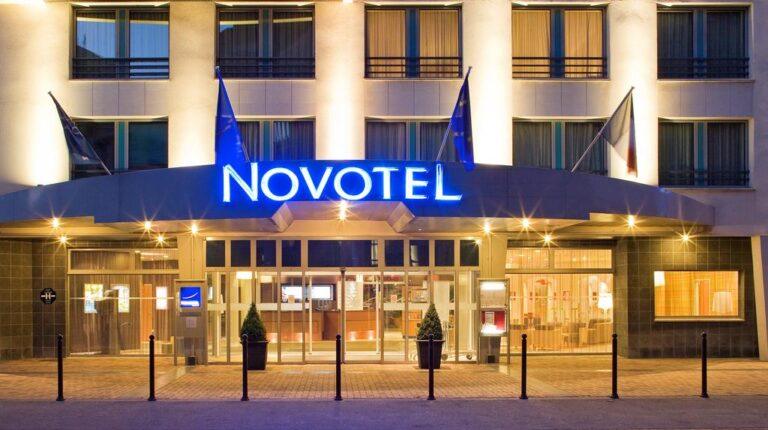 novotel-lille-centre-gare-1lieu1salle-facade.jpg