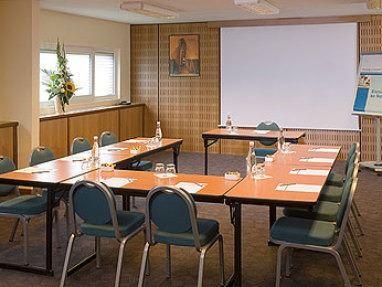 novotel-marne-la-vallee-collegien-1lieu1salle-meeting.jpg