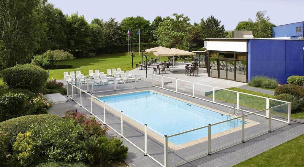 novotel-marne-la-vallee-collegien-1lieu1salle-piscine.jpg