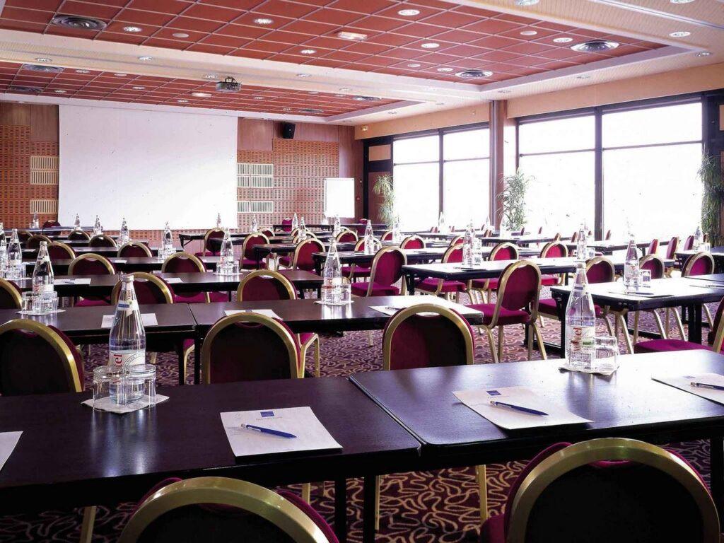 novotel-marne-la-vallee-collegien-1lieu1salle-seminaire.jpg