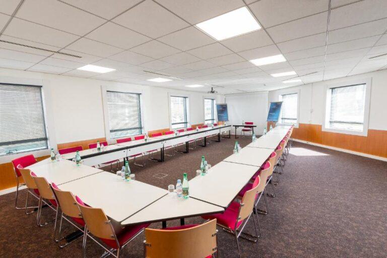 novotel-marne-la-vallee-noisy-1lieu1salle-conference.jpg