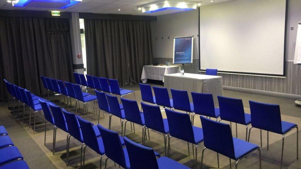 novotel-orleans-st-jean-de-braye-1lieu1salle-hotel-restaurant-seminaire.jpg