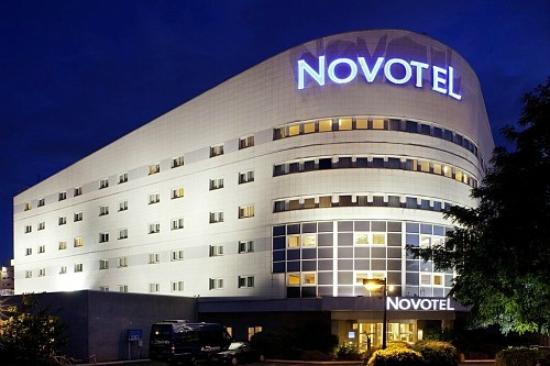 novotel-orly-1lieu1salle-lieux.jpg