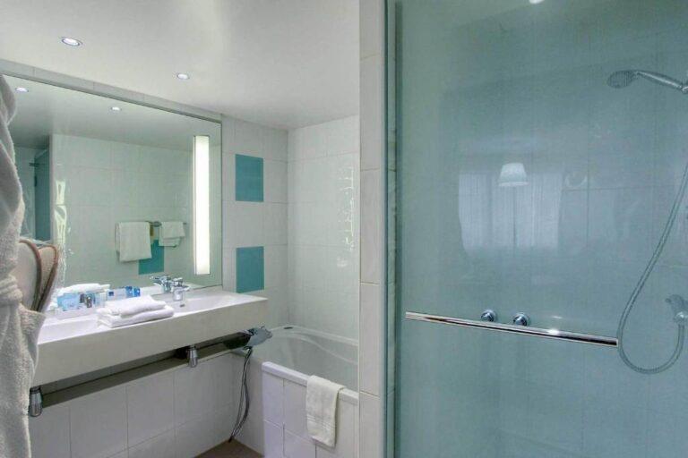 novotel-paris-13-porte-d-italie-1lieu1salle-booking.jpg