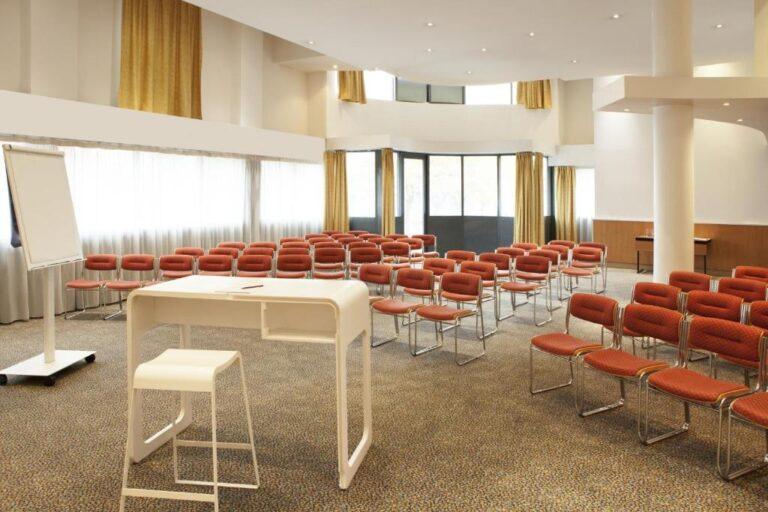 novotel-paris-13-porte-d-italie-1lieu1salle-restaurant-salle-reunion.jpg