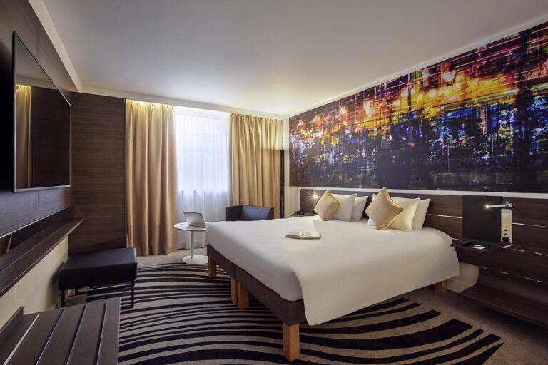 novotel-paris-bercy-1lieu1salle-restaurant-hotel-meeting-chambre.jpg