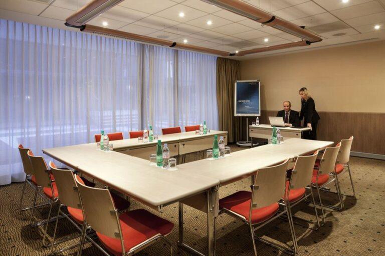 novotel-paris-centre-tour-eiffel-1lieu1salle-hotel-restaurant-reunions-salle.jpg