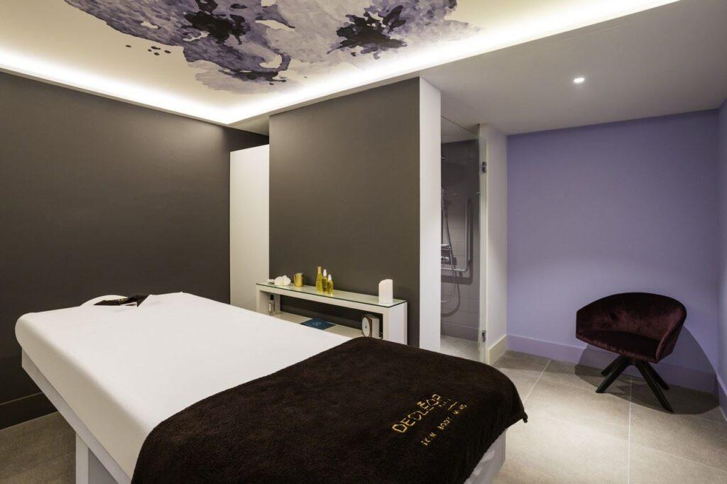 novotel-resort-spa-fitness-biarritz-anglet-1lieu1salle-reunion-chambre.jpg