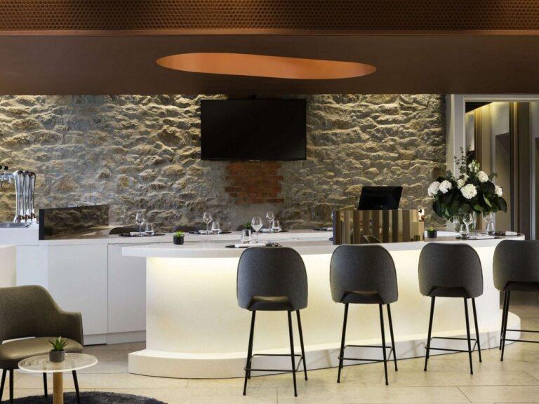 novotel-saint-brieuc-centre-gare-1lieu1salle-reception.jpg
