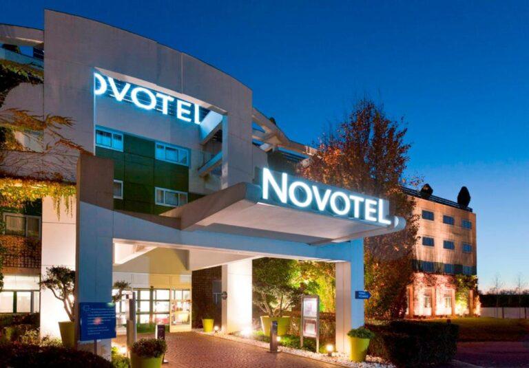 novotel-saint-quentin-golf-national-1lieu1salle-hotel.jpg