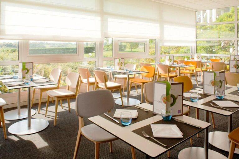novotel-saint-quentin-golf-national-1lieu1salle-restaurant.jpg