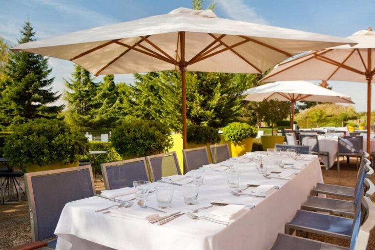 novotel-saint-quentin-golf-national-1lieu1salle-terrasse.jpg