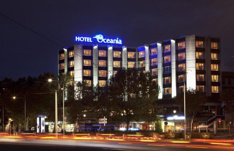 oceania-clermont-ferrand-olevene-hotel-restaurant-exterieur-nuit.jpg