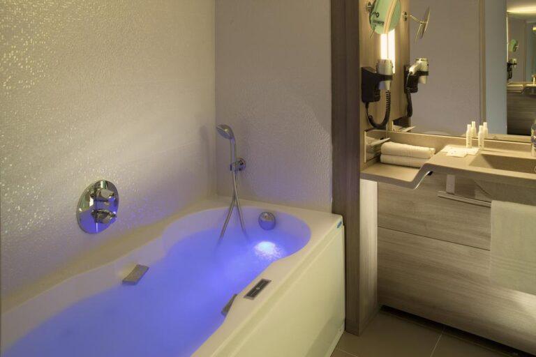 oceania-clermont-ferrand-olevene-hotel-restaurant-salle-de-bain.jpg